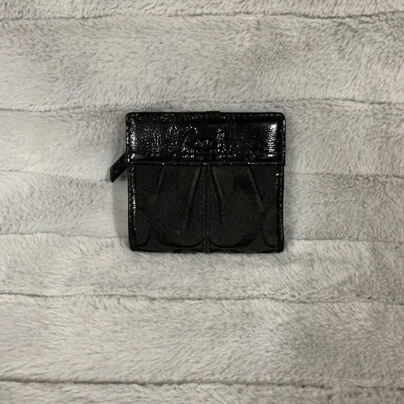 Coach wallet - Picture 1 of 4